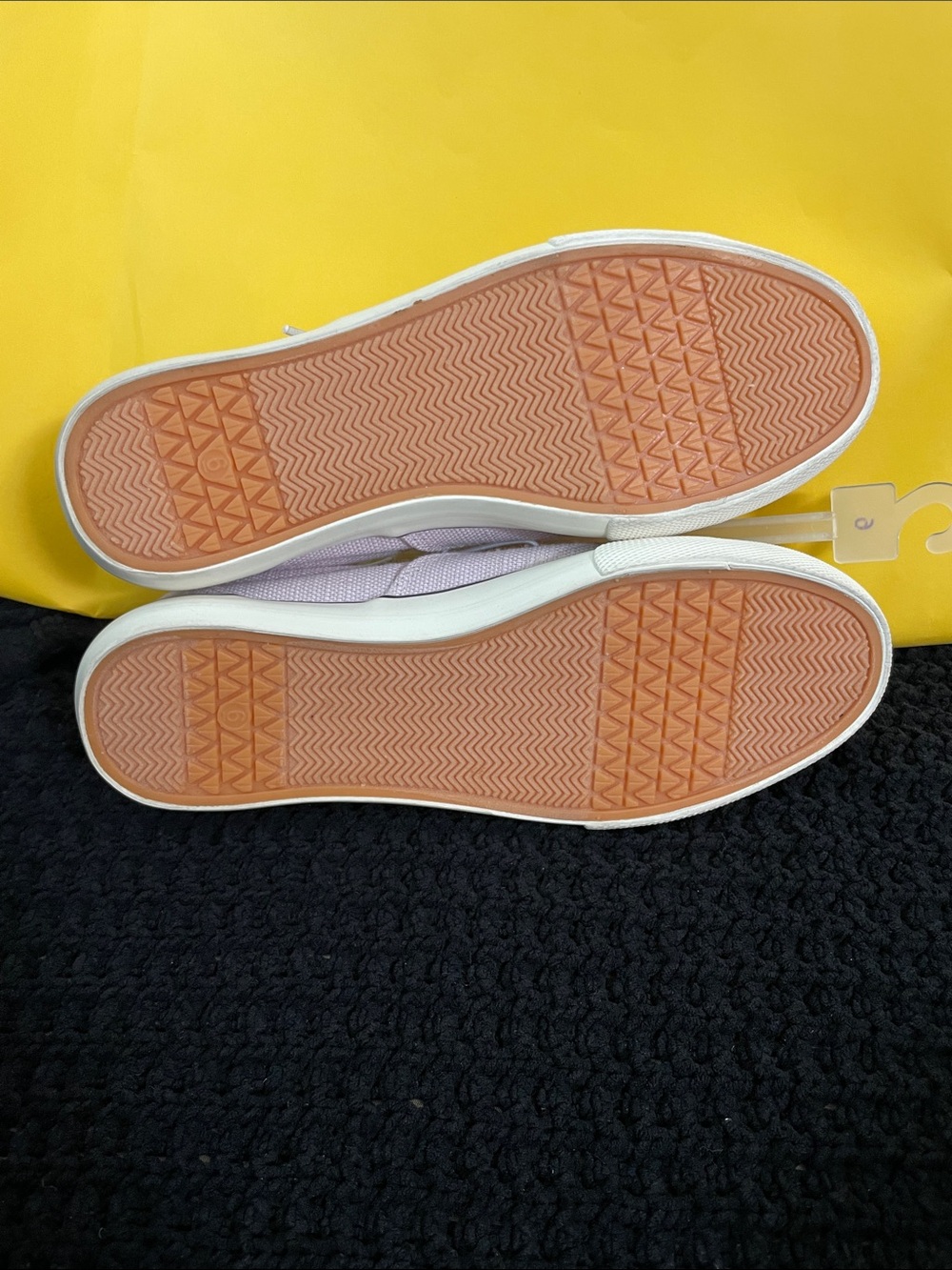 Universal Thread Lavender Canvas Low-Top Sneakers with White Laces - Picture 4 of 4